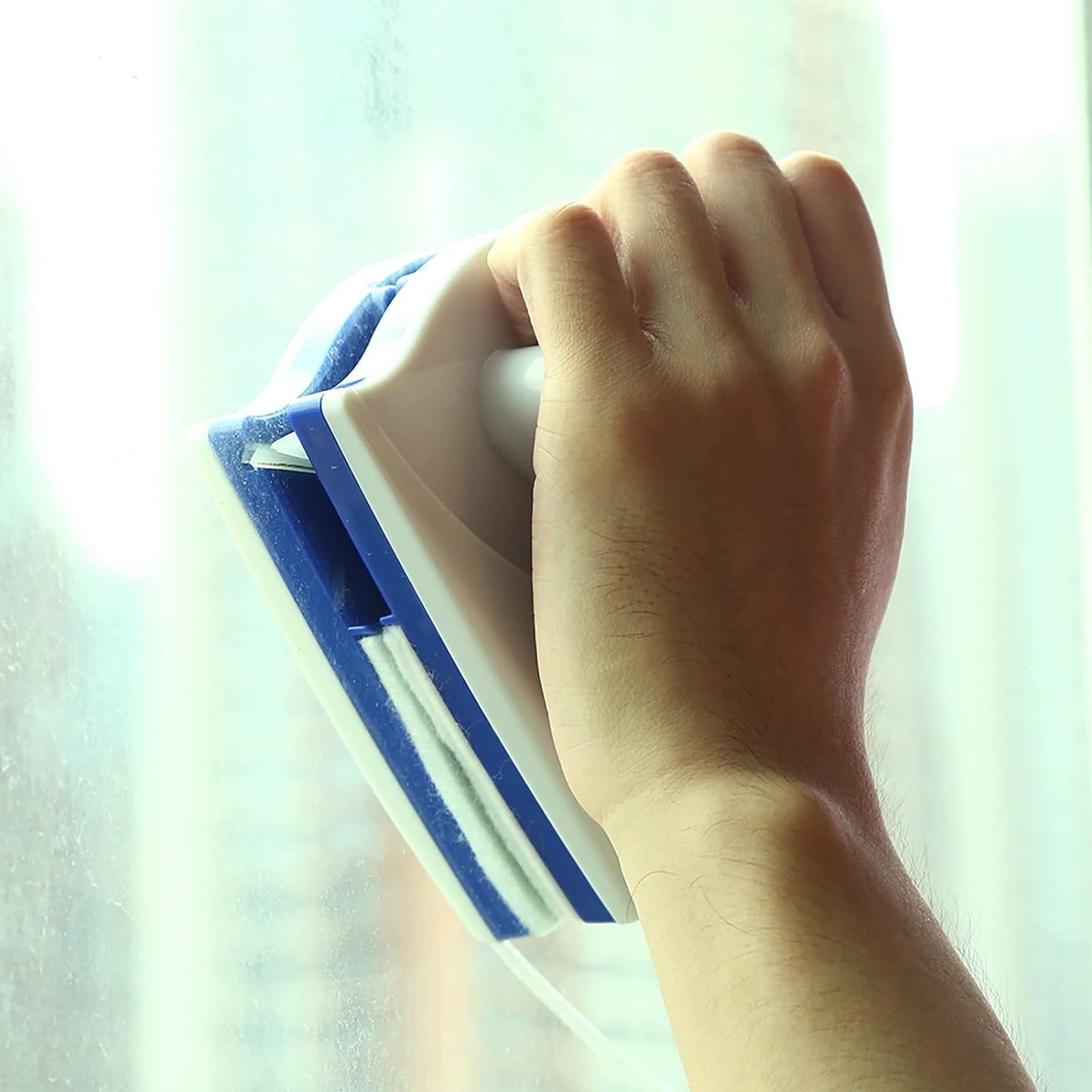 Limpia Vidrios Magnetico Triangular Glass Cleaner